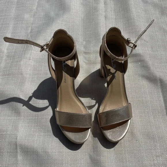 *NWOT* Women's Chinese Laundry Heels - Sz. 7.5 - Picture 1 of 6